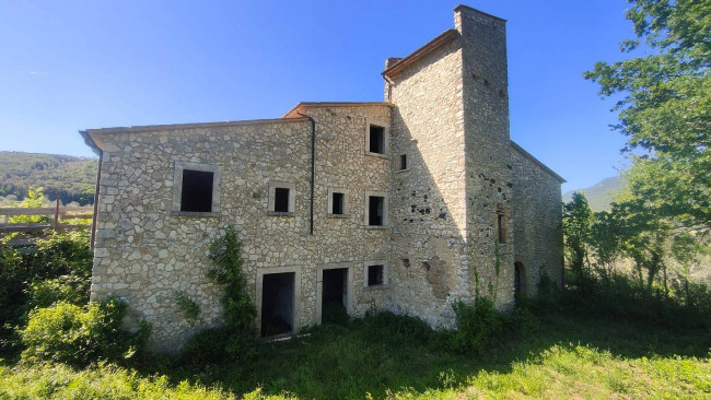 Homestead for sale in Guardea