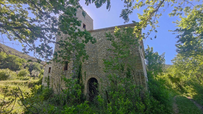 Homestead for sale in Guardea
