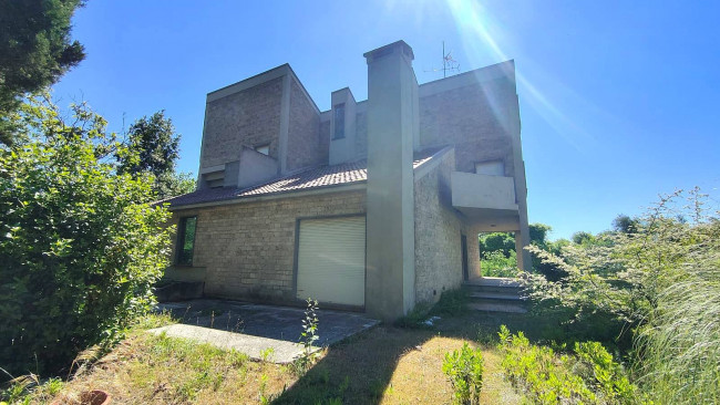 Villa for sale in Amelia