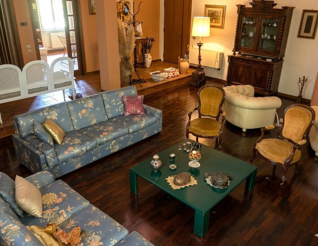 Villa for sale in Amelia