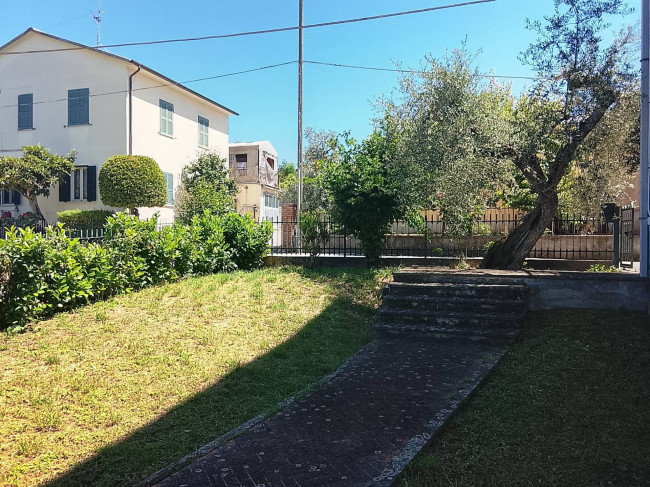 casa semi-indipendente in vendita a Narni
