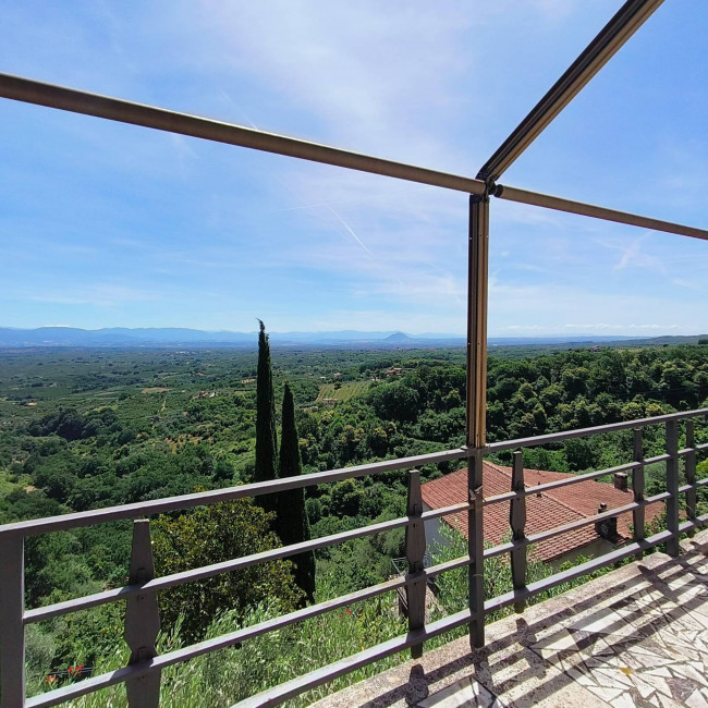 Villa in vendita a Soriano nel Cimino