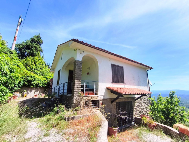 Villa in vendita a Soriano nel Cimino