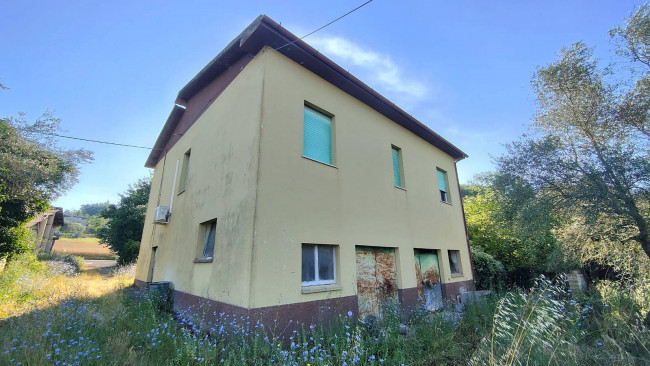 Casa singola in vendita a Amelia