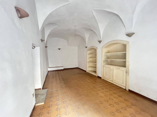 Locale commerciale in vendita a Orte