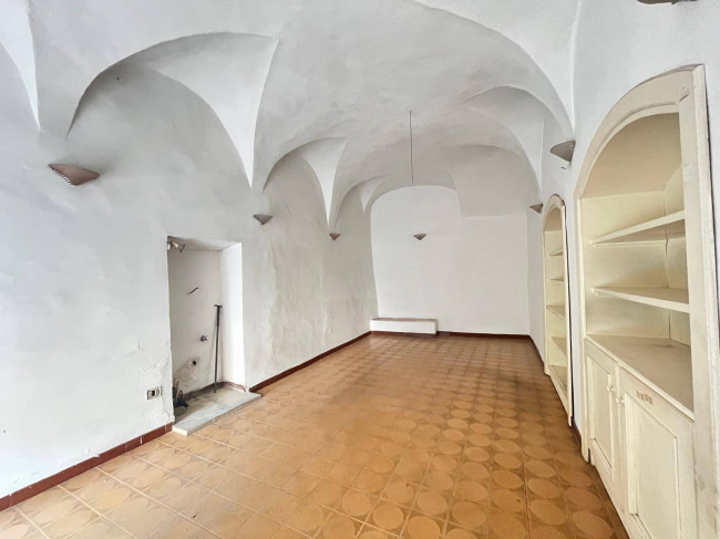 Locale commerciale in vendita a Orte