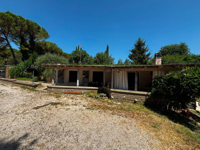 Casa singola in vendita a Bassano in Teverina
