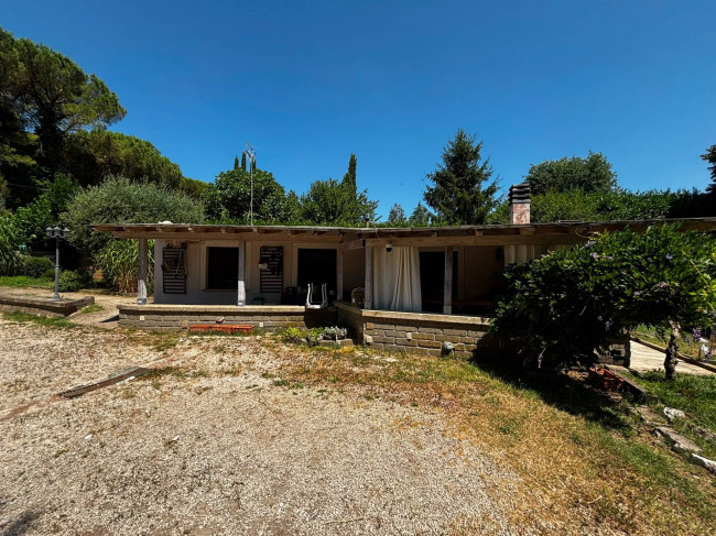 Casa singola in vendita a Bassano in Teverina