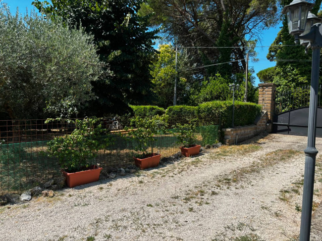 Casa singola in vendita a Bassano in Teverina