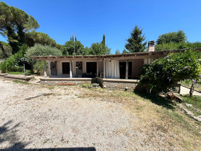 Casa singola in vendita a Bassano in Teverina