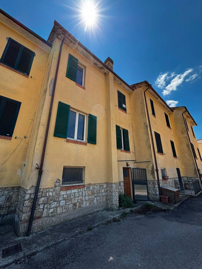 Villetta  trifamiliare in vendita a Amelia