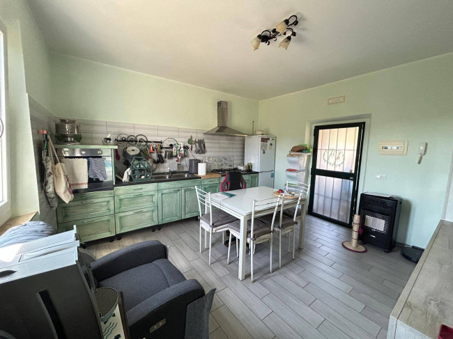 casa semi-indipendente in vendita a Orte