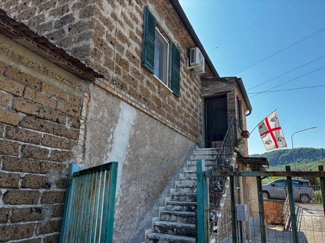 casa semi-indipendente in vendita a Orte