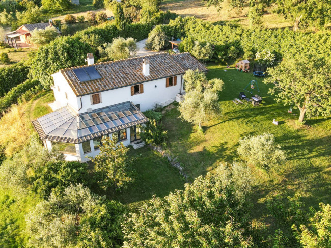 Villa in vendita a Amelia