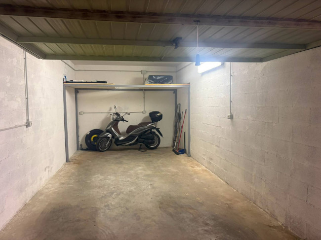 Box o garage in vendita a Narni