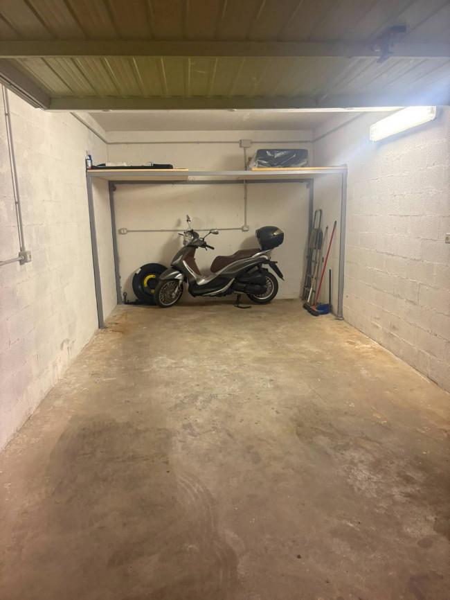 Box o garage in vendita a Narni