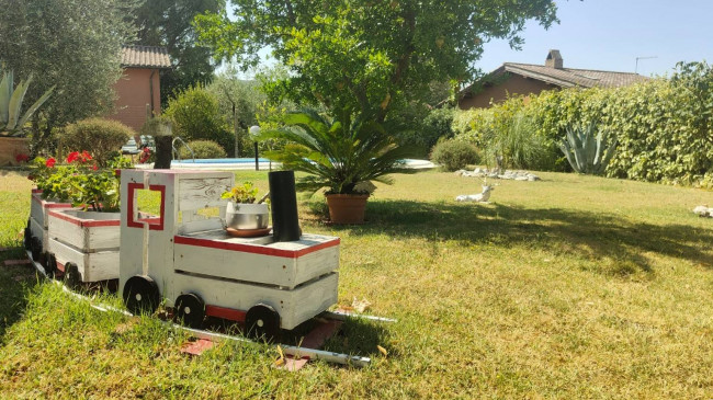 Villa in vendita a Montecchio