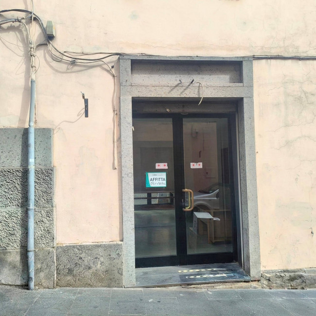 Locale commerciale in affitto a Soriano nel Cimino