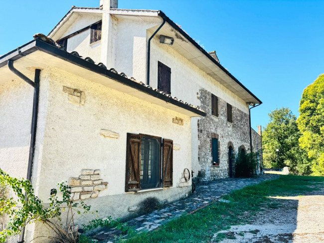 Single House for sale in Orte