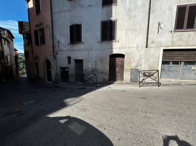 Store for sale in Orte