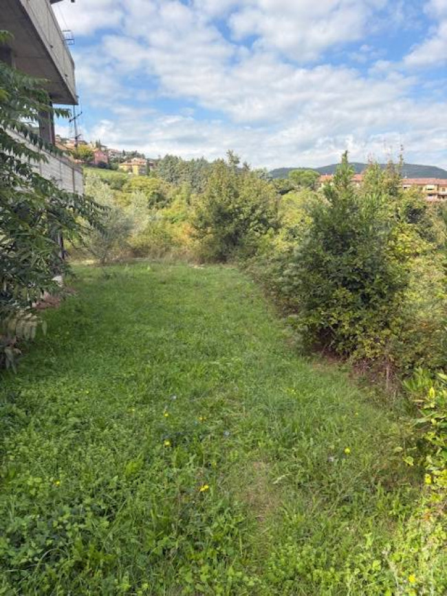 casa semi-indipendente in vendita a Narni