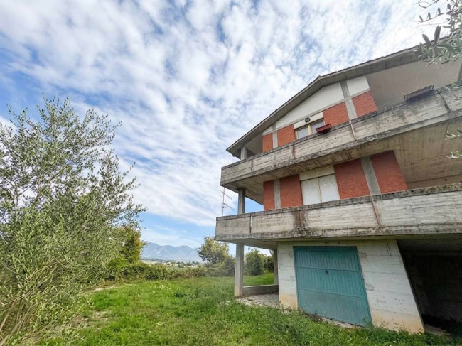 casa semi-indipendente in vendita a Narni