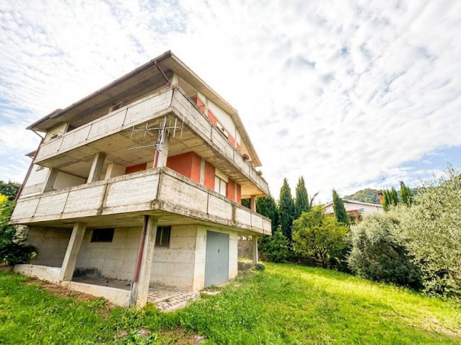Semi‑detached House for sale in Narni