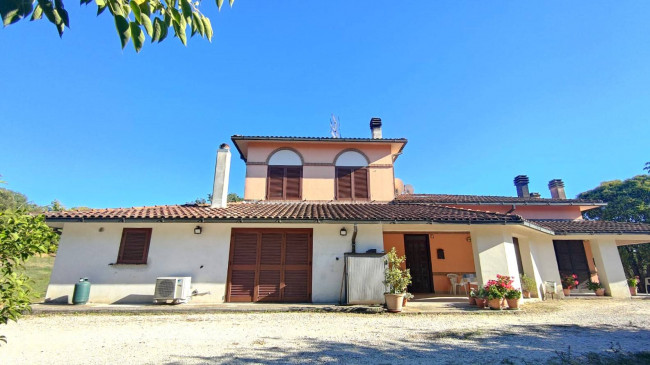 Villa for sale in Amelia