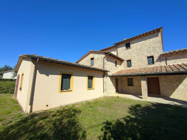 Homestead for sale in Avigliano Umbro