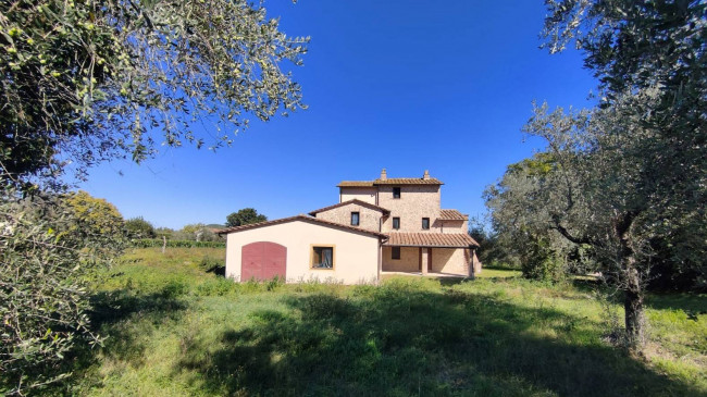Homestead for sale in Avigliano Umbro