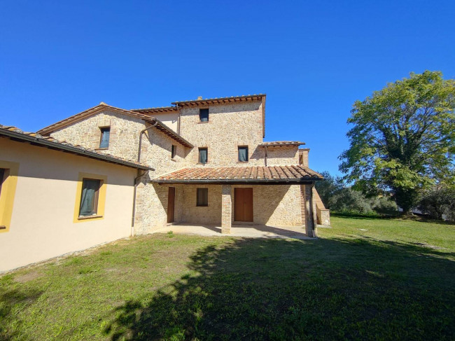 Homestead for sale in Avigliano Umbro