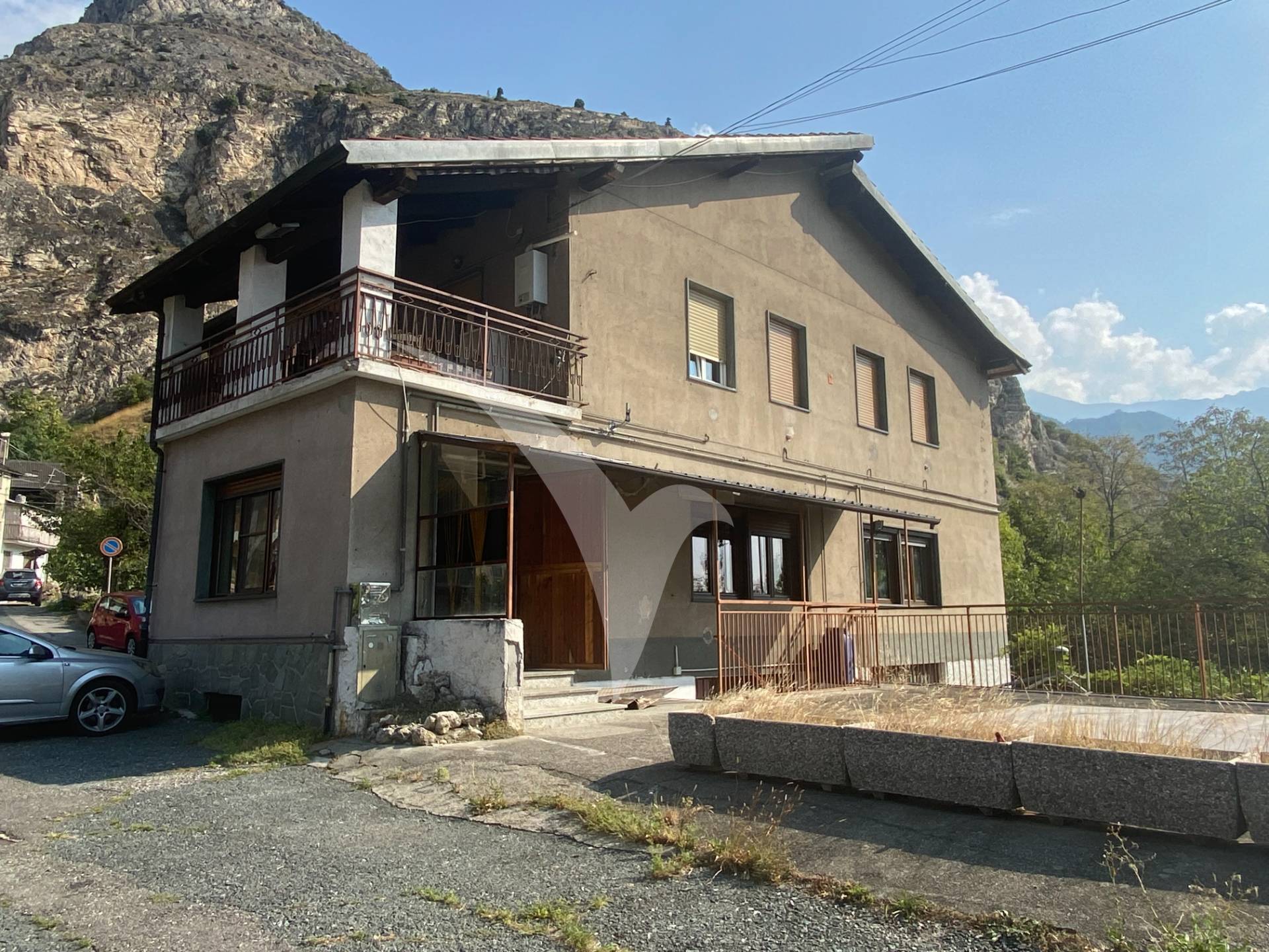 Locale commerciale in vendita a Bussoleno