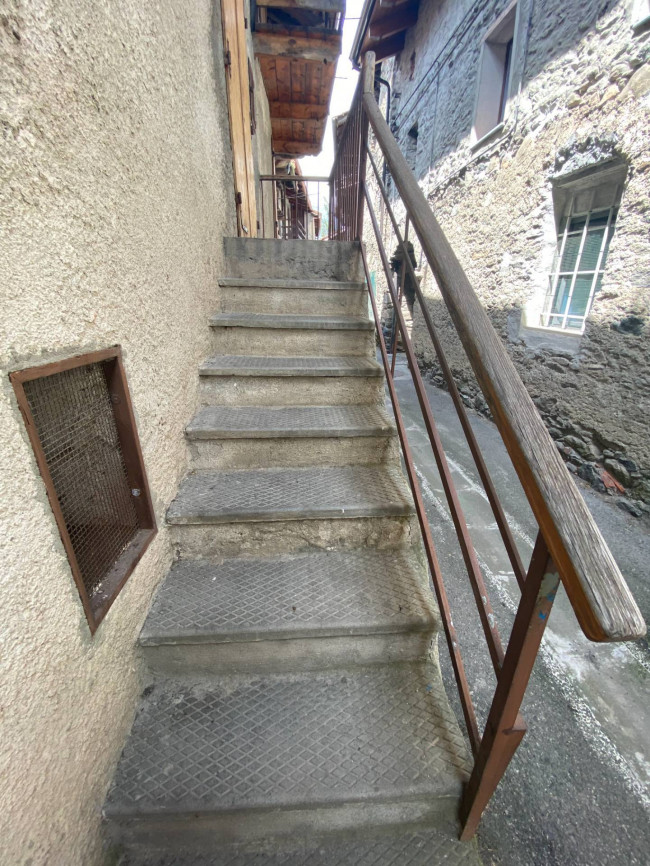 Casa semindipendente in vendita a Mattie