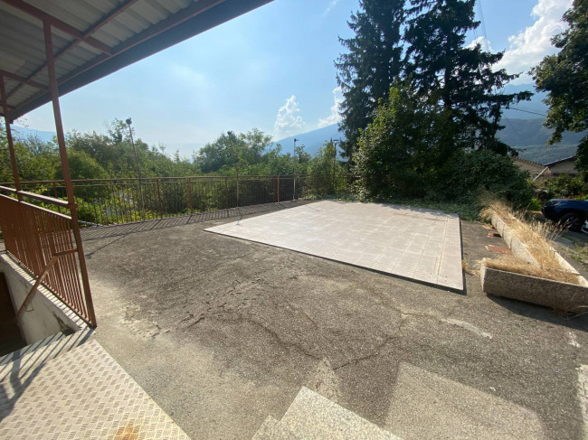 Locale commerciale in vendita a Bussoleno