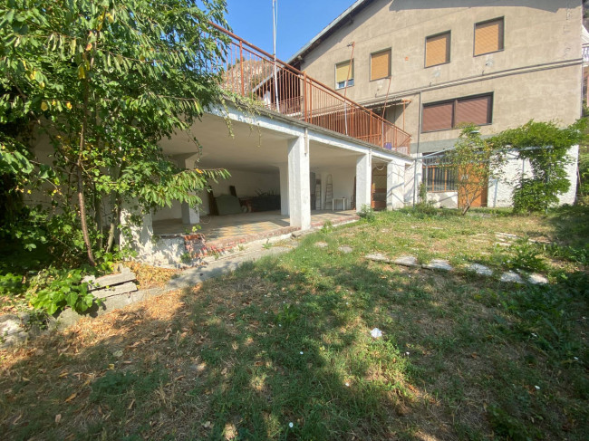 Locale commerciale in vendita a Bussoleno