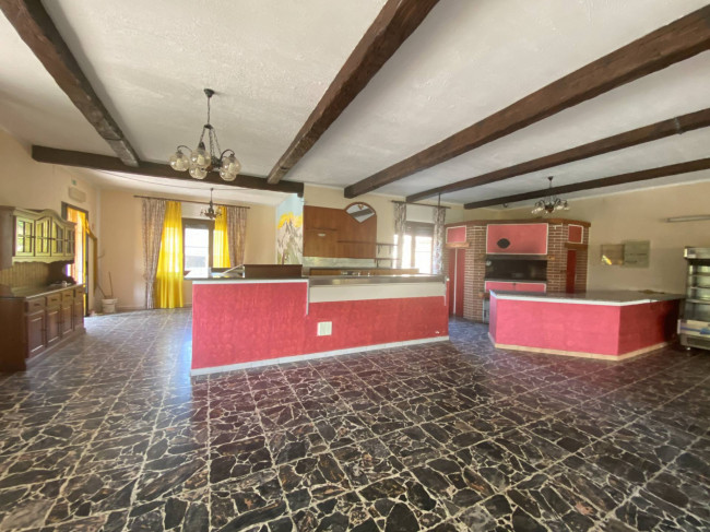 Locale commerciale in vendita a Bussoleno