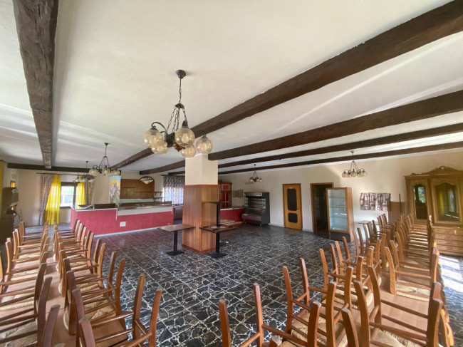 Locale commerciale in vendita a Bussoleno