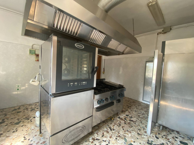 Locale commerciale in vendita a Bussoleno