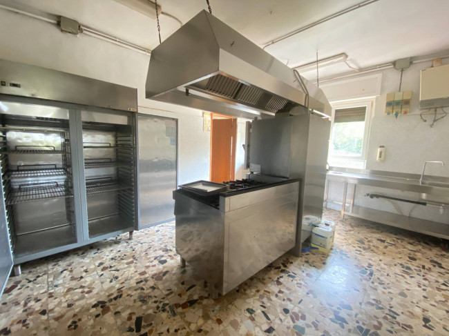 Locale commerciale in vendita a Bussoleno