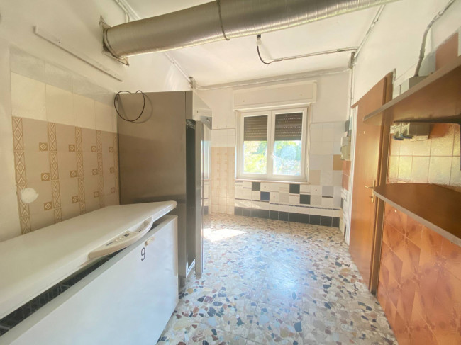 Locale commerciale in vendita a Bussoleno