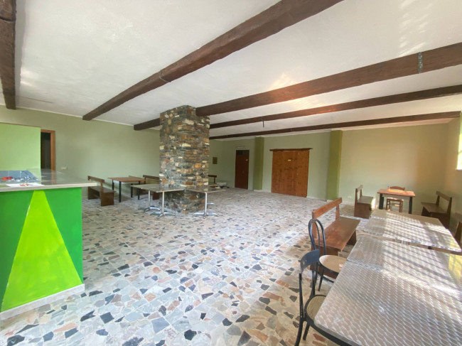 Locale commerciale in vendita a Bussoleno