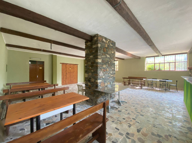 Locale commerciale in vendita a Bussoleno