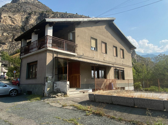 Locale commerciale in vendita a Bussoleno