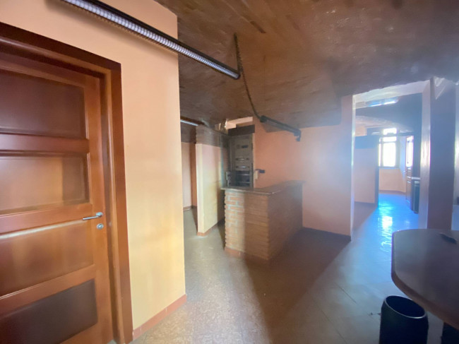 Locale commerciale in affitto a Susa