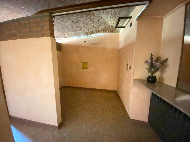 Locale commerciale in affitto a Susa