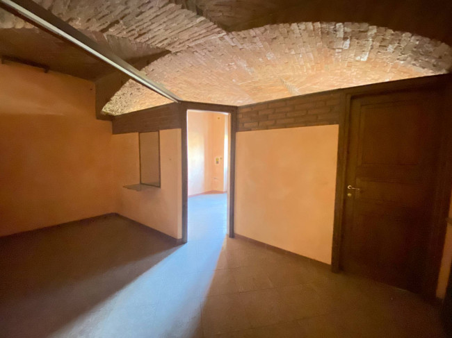 Locale commerciale in affitto a Susa