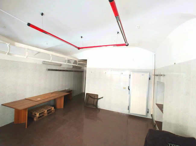 Locale commerciale in vendita a Marsciano