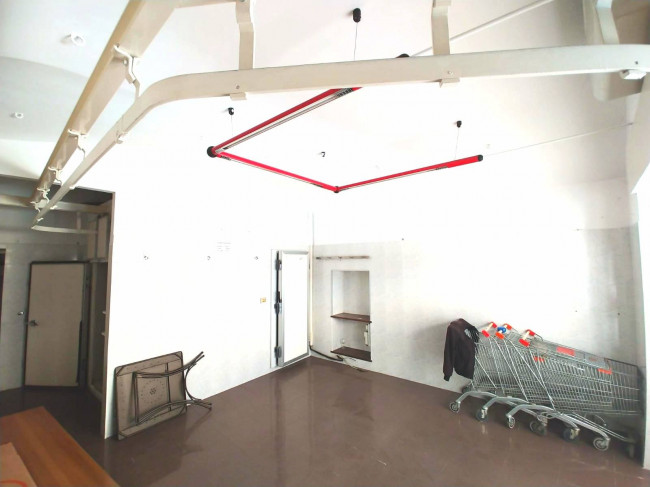 Locale commerciale in vendita a Marsciano