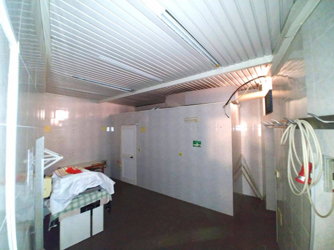 Locale commerciale in vendita a Marsciano