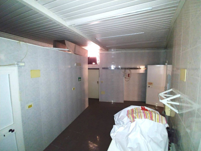 Locale commerciale in vendita a Marsciano